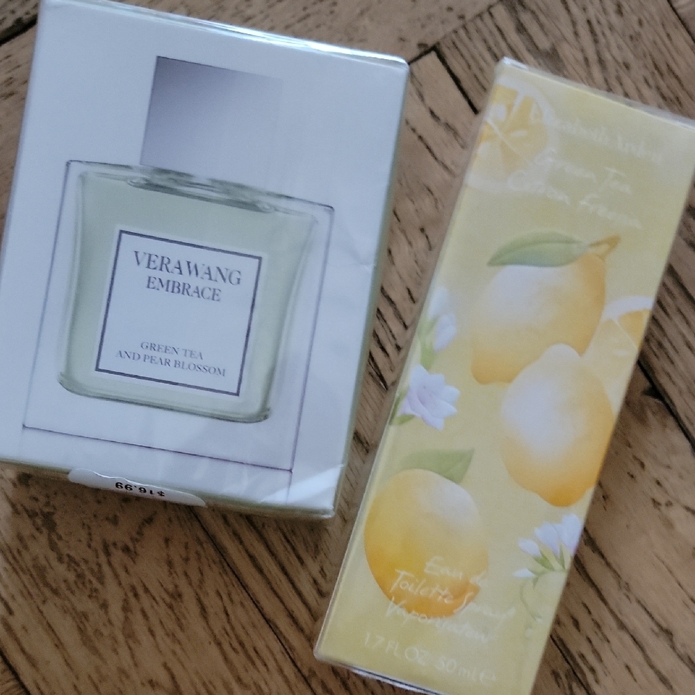 BUNDLE/2-FRAGRANCES/VERA WANG/ELIZABETH ARDEN